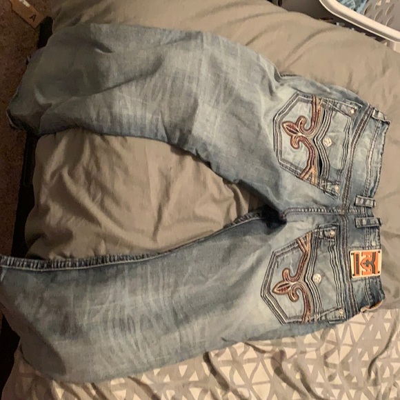 Men’s Rock Revival Jeans - Picture 2 of 3